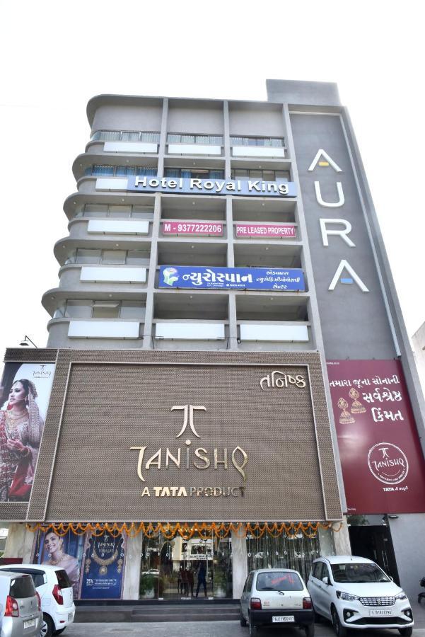 天空住宿皇家国王酒店 阿穆达巴 外观 照片